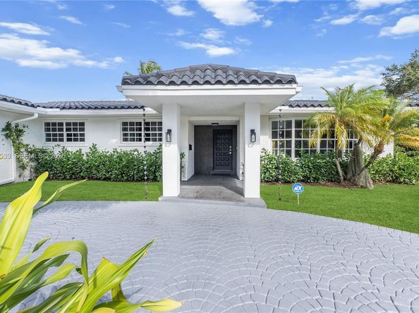 2055 NE 201st Ter, Miami FL 33179