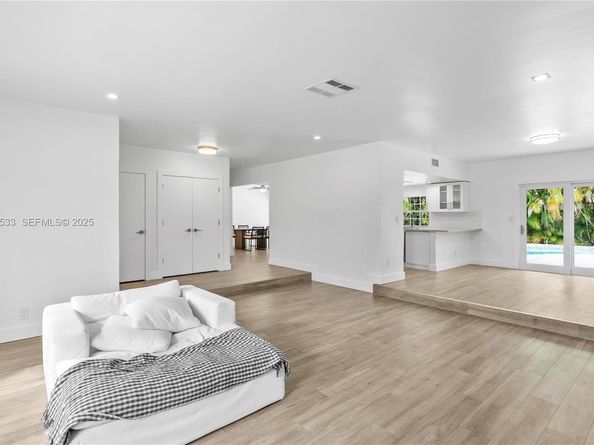 2055 NE 201st Ter, Miami FL 33179