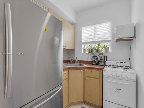 1027 S Euclid Ave 12, Miami Beach FL 33139