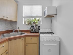 1027 S Euclid Ave 12, Miami Beach FL 33139