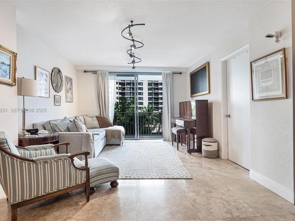 770 Claughton Island Dr 503, Miami FL 33131