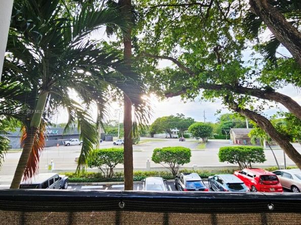 1800 N Andrews Ave 2H, Fort Lauderdale FL 33311