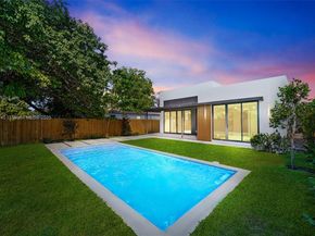 412 NW 47th St, Miami FL 33127