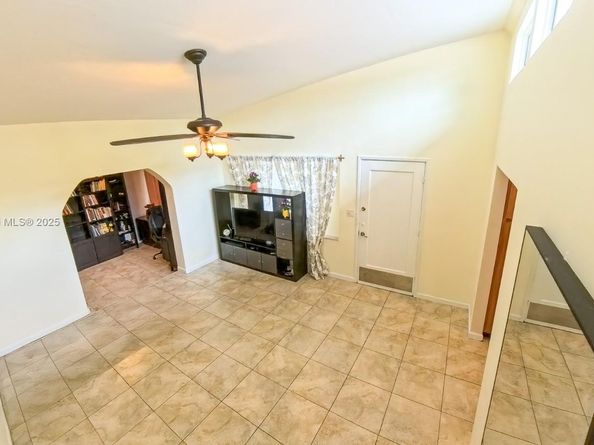 917 N 26th Ave, Hollywood FL 33020