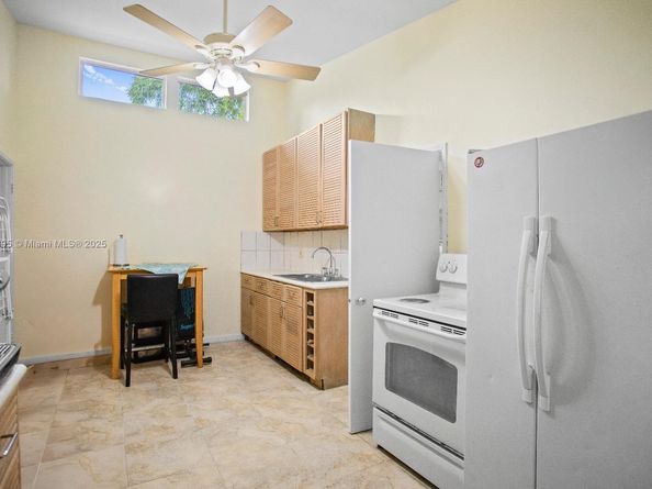 917 N 26th Ave, Hollywood FL 33020