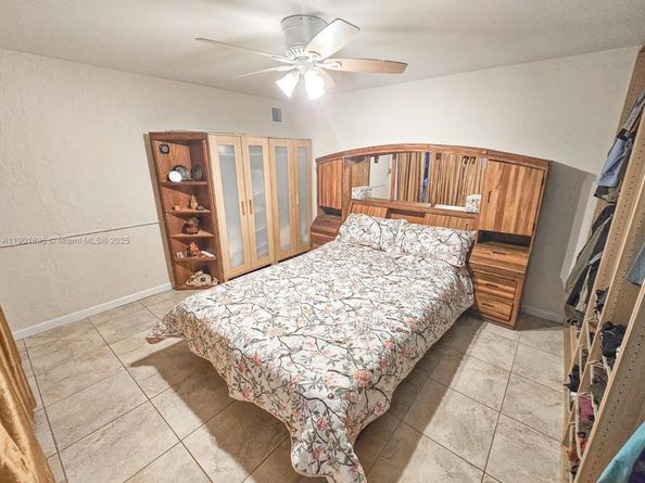 917 N 26th Ave, Hollywood FL 33020