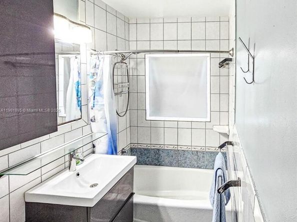 917 N 26th Ave, Hollywood FL 33020