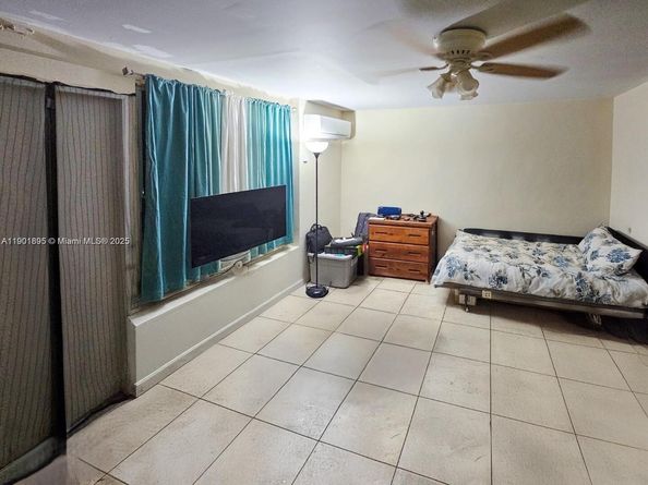 917 N 26th Ave, Hollywood FL 33020