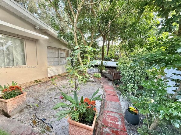 917 N 26th Ave, Hollywood FL 33020