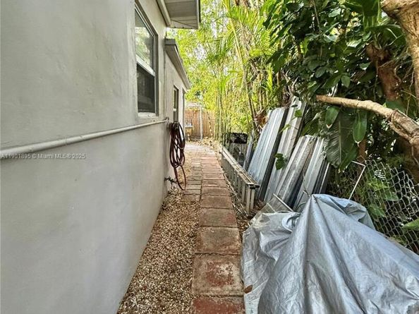 917 N 26th Ave, Hollywood FL 33020