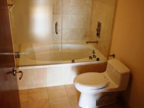 801 N Venetian Dr 1106, Miami FL 33139