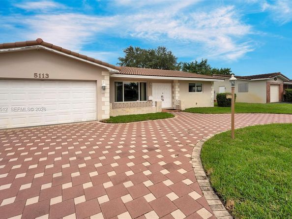 5113 Mckinley St, Hollywood FL 33021