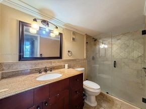 661 NE 195th St 104, Miami FL 33179