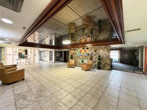 661 NE 195th St 104, Miami FL 33179