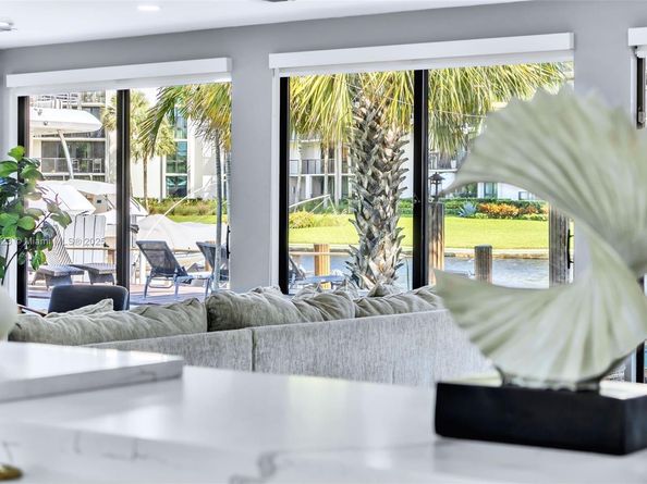 1030 SW 14th Ter, Fort Lauderdale FL 33312