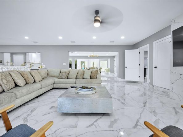 1030 SW 14th Ter, Fort Lauderdale FL 33312