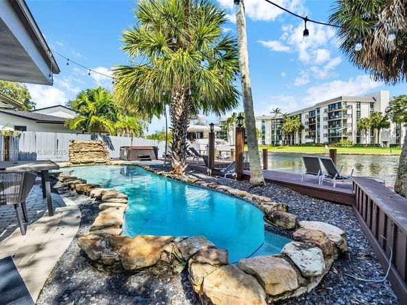 1030 SW 14th Ter, Fort Lauderdale FL 33312