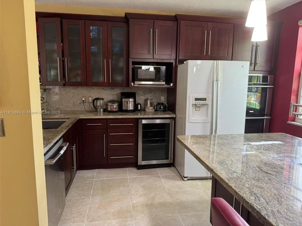 15048 SW 51st St, Davie FL 33331