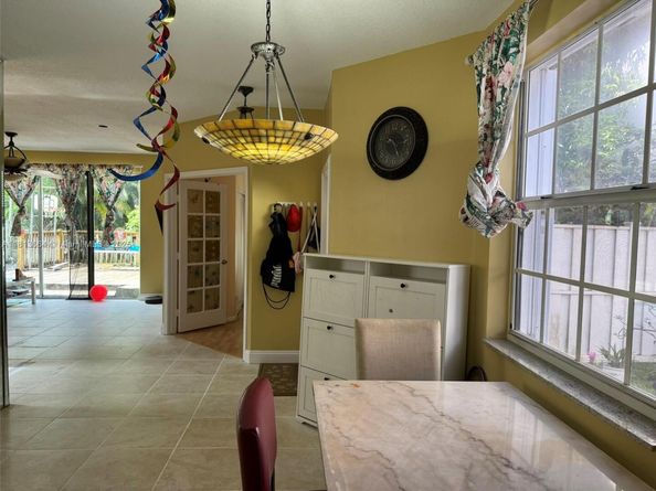 15048 SW 51st St, Davie FL 33331