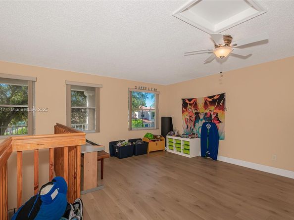 13155 NW 9th Ct, Pembroke Pines FL 33028