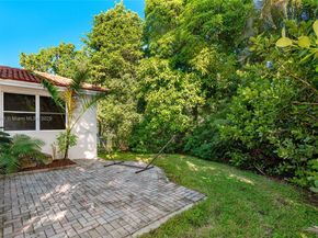 13155 NW 9th Ct, Pembroke Pines FL 33028