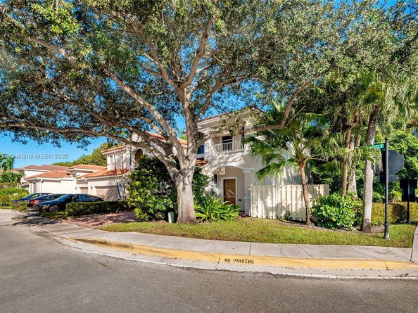 13155 NW 9th Ct, Pembroke Pines FL 33028