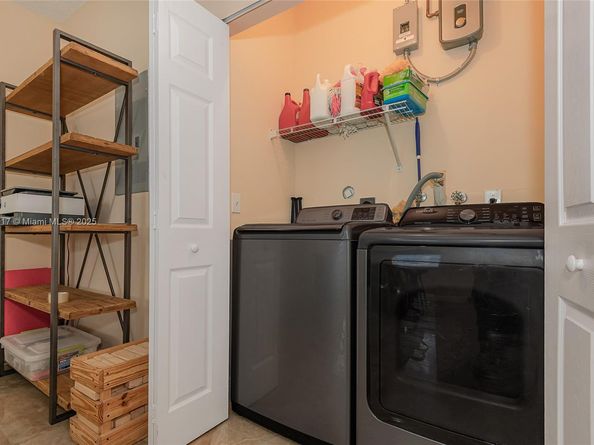 13155 NW 9th Ct, Pembroke Pines FL 33028