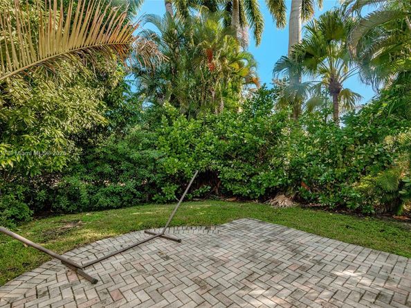 13155 NW 9th Ct, Pembroke Pines FL 33028