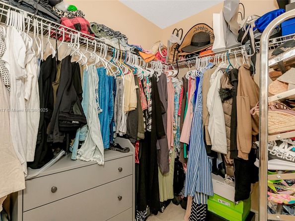 13155 NW 9th Ct, Pembroke Pines FL 33028