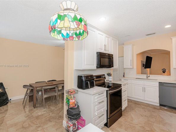 13155 NW 9th Ct, Pembroke Pines FL 33028