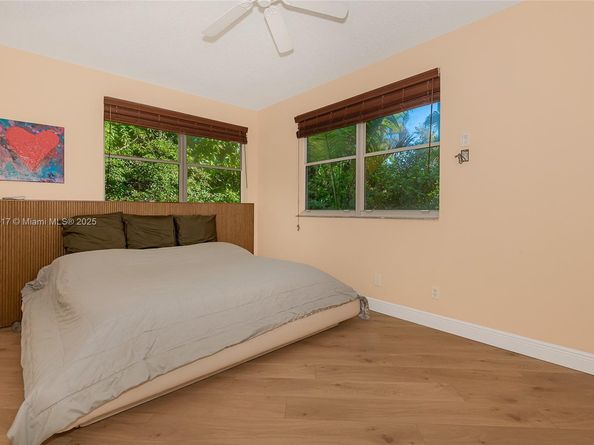 13155 NW 9th Ct, Pembroke Pines FL 33028