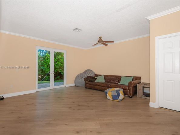 13155 NW 9th Ct, Pembroke Pines FL 33028