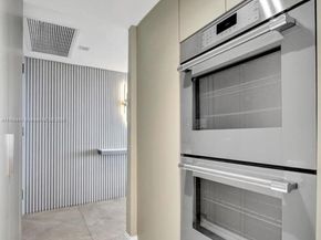 19667 Turnberry Way 27J, Aventura FL 33180