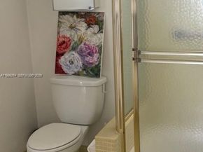 450 Golden Isles Dr 2G, Hallandale Beach FL 33009