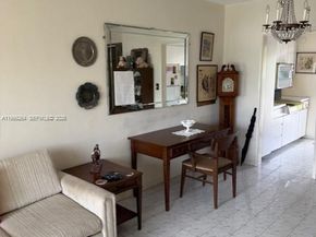450 Golden Isles Dr 2G, Hallandale Beach FL 33009