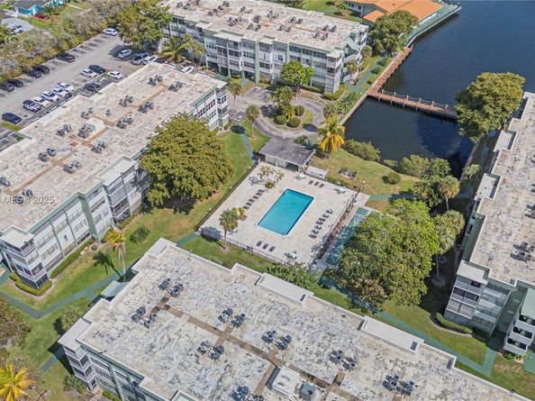 2761 Taft St 204, Hollywood FL 33020
