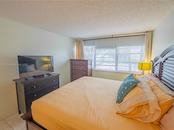 2761 Taft St 204, Hollywood FL 33020