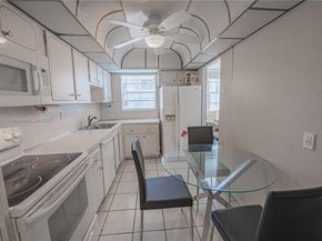2761 Taft St 204, Hollywood FL 33020