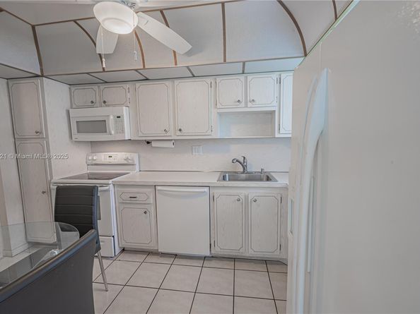 2761 Taft St 204, Hollywood FL 33020