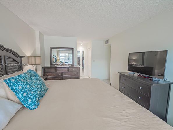 2761 Taft St 204, Hollywood FL 33020