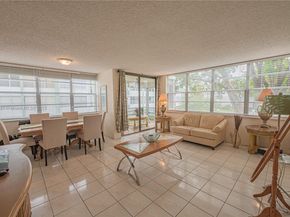 2761 Taft St 204, Hollywood FL 33020