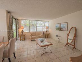 2761 Taft St 204, Hollywood FL 33020