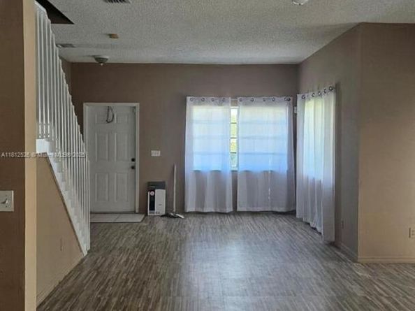 10161 SW 21st St, Miramar FL 33025
