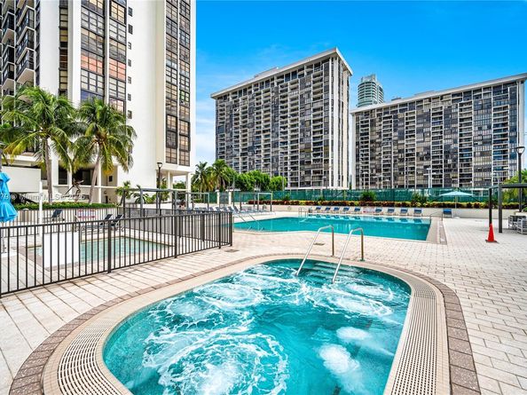1925 Brickell Ave D1108, Miami FL 33129