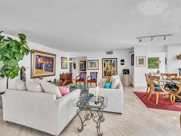 1925 Brickell Ave D1108, Miami FL 33129
