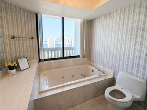 1000 W Island Blvd 2908, Aventura FL 33160