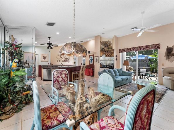 800 Clearbrook Park Cir, Delray Beach FL 33445