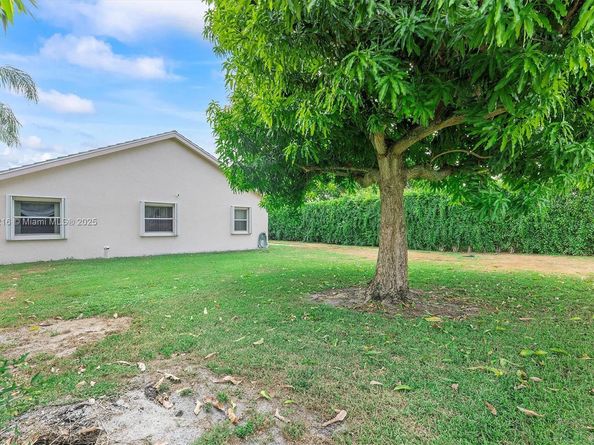 800 Clearbrook Park Cir, Delray Beach FL 33445