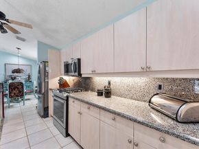 800 Clearbrook Park Cir, Delray Beach FL 33445