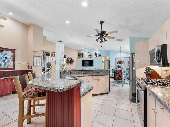 800 Clearbrook Park Cir, Delray Beach FL 33445